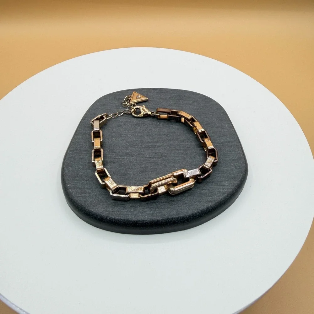 GUESS Gold Tone Chunky Geometric Link Chain Bracelet Logo Charm Adjustable Style